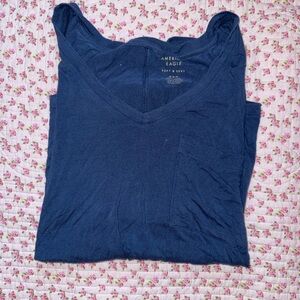 American Eagle Outfitters Women's Navy V-Neck Tee